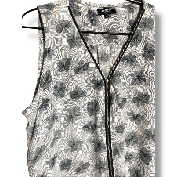 Premise Blue/Gray Floral Geometric Print High-Low 1/2 Silver Zip Front Blouse - Picture 11 of 16